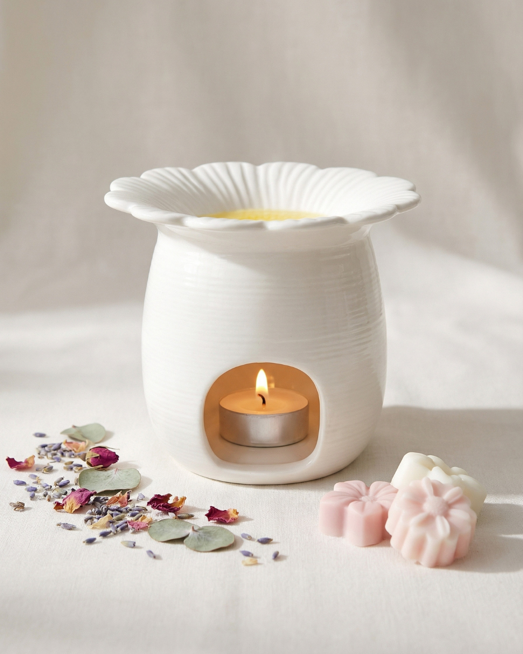 Daisy Shaped Oil Burner & Wax Warmer
